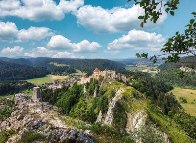 La Cluse et le Château de Joux
