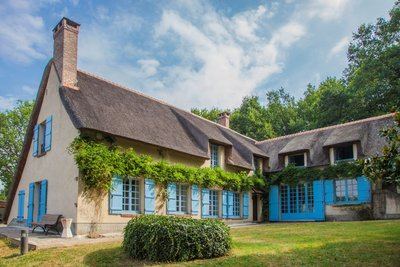 Maisons de chaume et d'illustres
