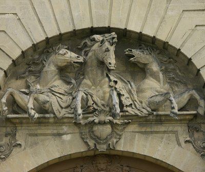 Aller et retour au château en découvrant la ville