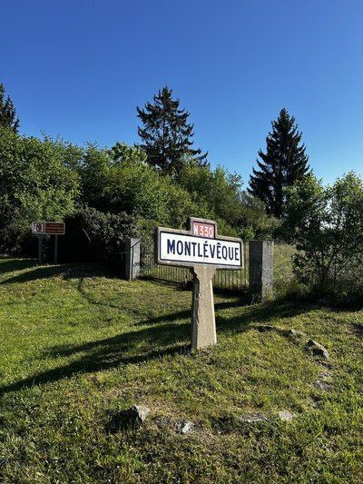 Mont-l’Évêque, un village lié à sa forêt