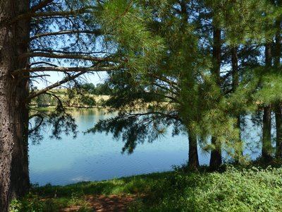 SERRES-CASTET : tour du lac