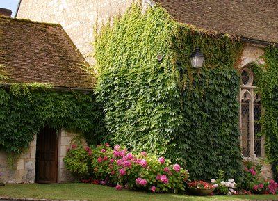 Le Gîte les Bruyères, la Chapelle Montligeon - Randonnée à pied dans le Perche