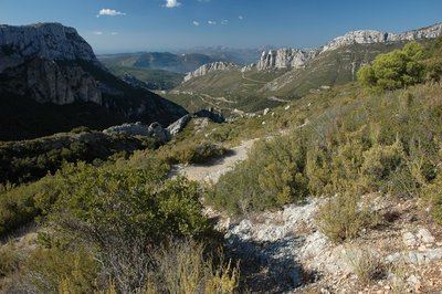 GÉMENOS - Le sentier de la glacière